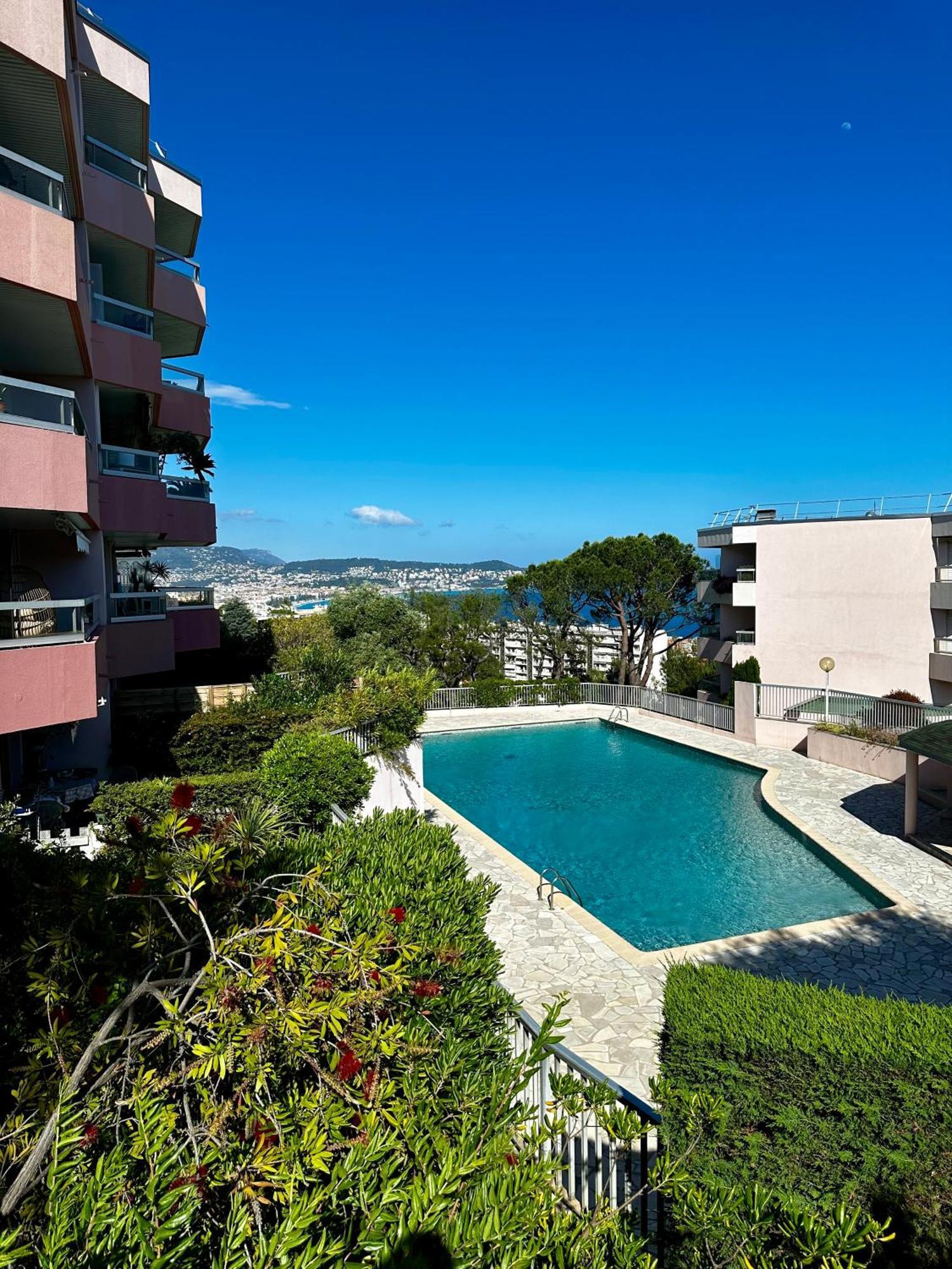 Superbe 2 Pieces Avec Piscine * Ницца